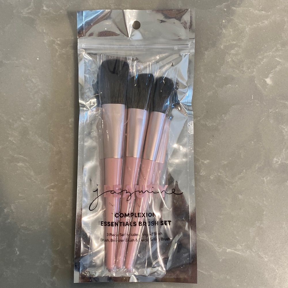 Jazmine Beauty complexion essentials makeup brush set